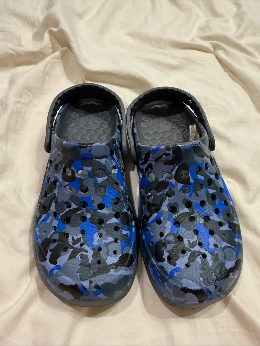 Joybees Boys Blue Camo Clogs | Size 1/2 | Lightweight Slip-On Shoes